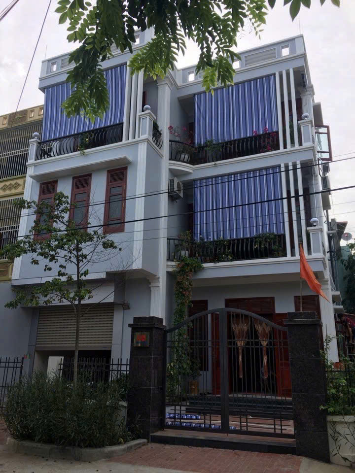 Bạt Che Nắng Mưa Tự Cuốn