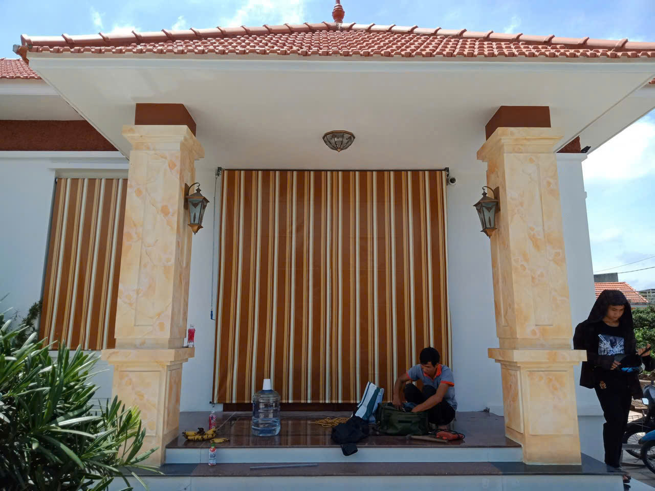 Bạt Che Nắng Mưa Tự Cuốn