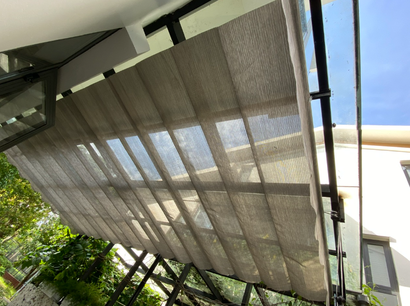 Bạt Xếp Che Nắng Mái Kính Hòa Phát